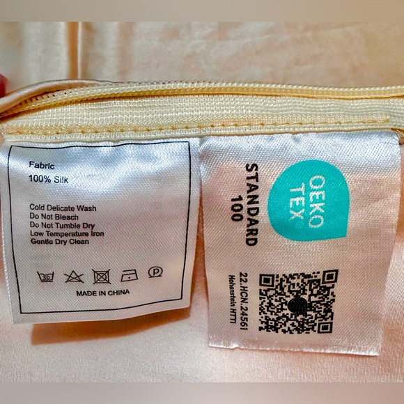 Pair, 100% Mulberry Silk Pillowcases - Picture 5 of 8